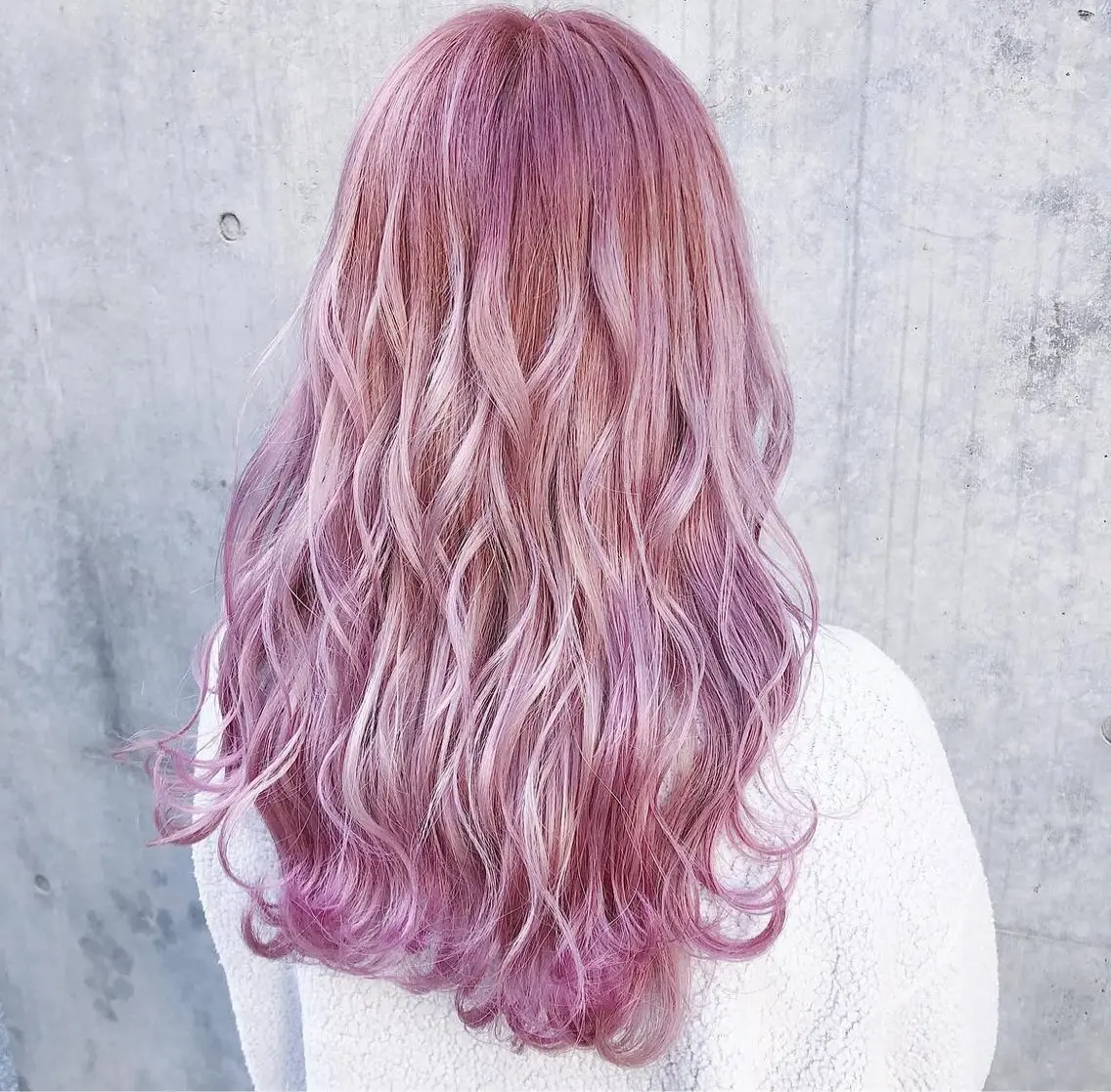 ロング カラー 🩷アニメカラー🩵 mihoのヘアスタイル