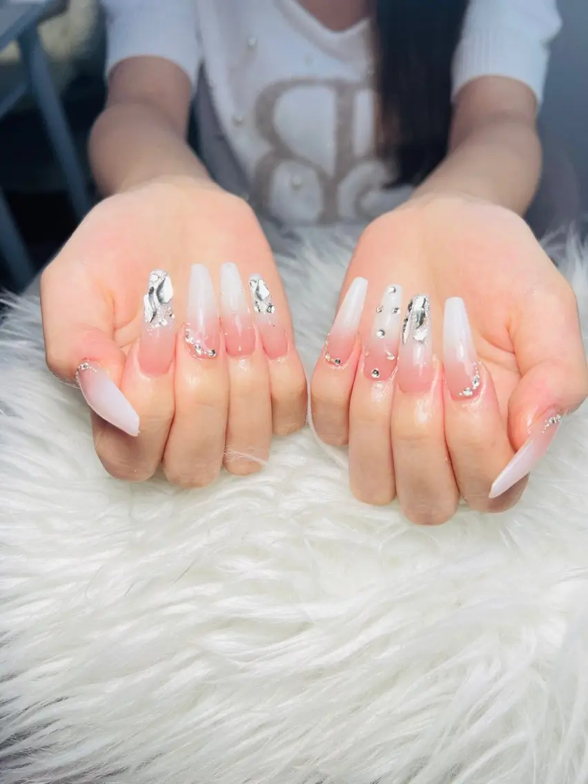 ネイル ハンドネイル T.Lee Nail Lilyのネイルデザイン