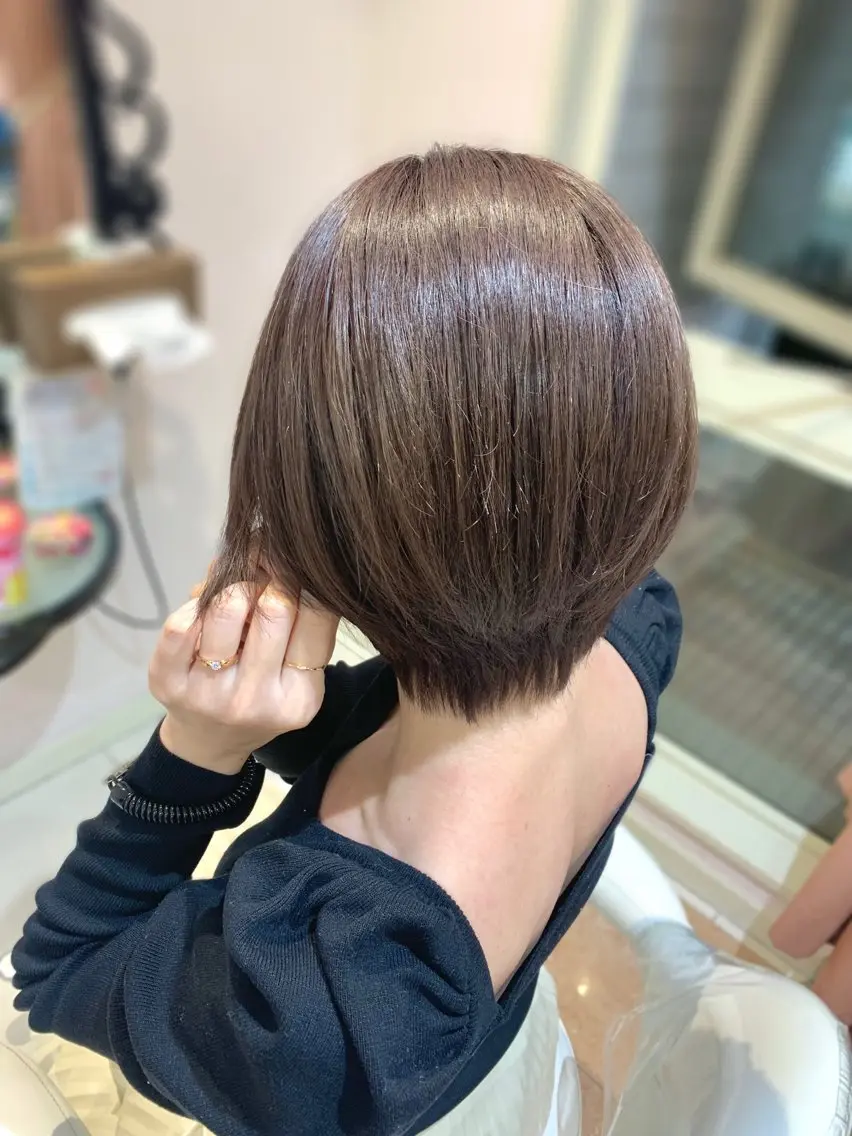 ショート カラー 透明感カラー イルミナカラー ショートヘア トリートメント カット ヘアカラー トリートメント 韓国レイヤー🇰🇷 /縮毛矯正/高島奈緒のヘアスタイル