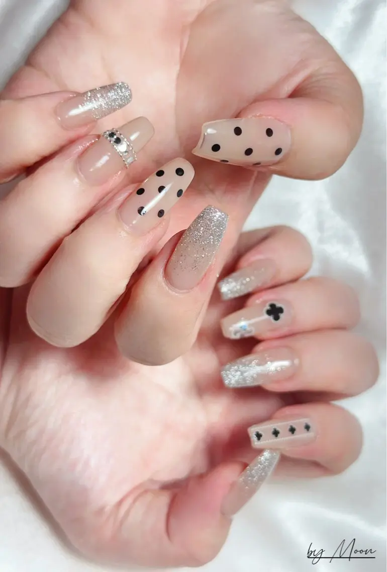 ネイル Moon Nailsのネイルデザイン