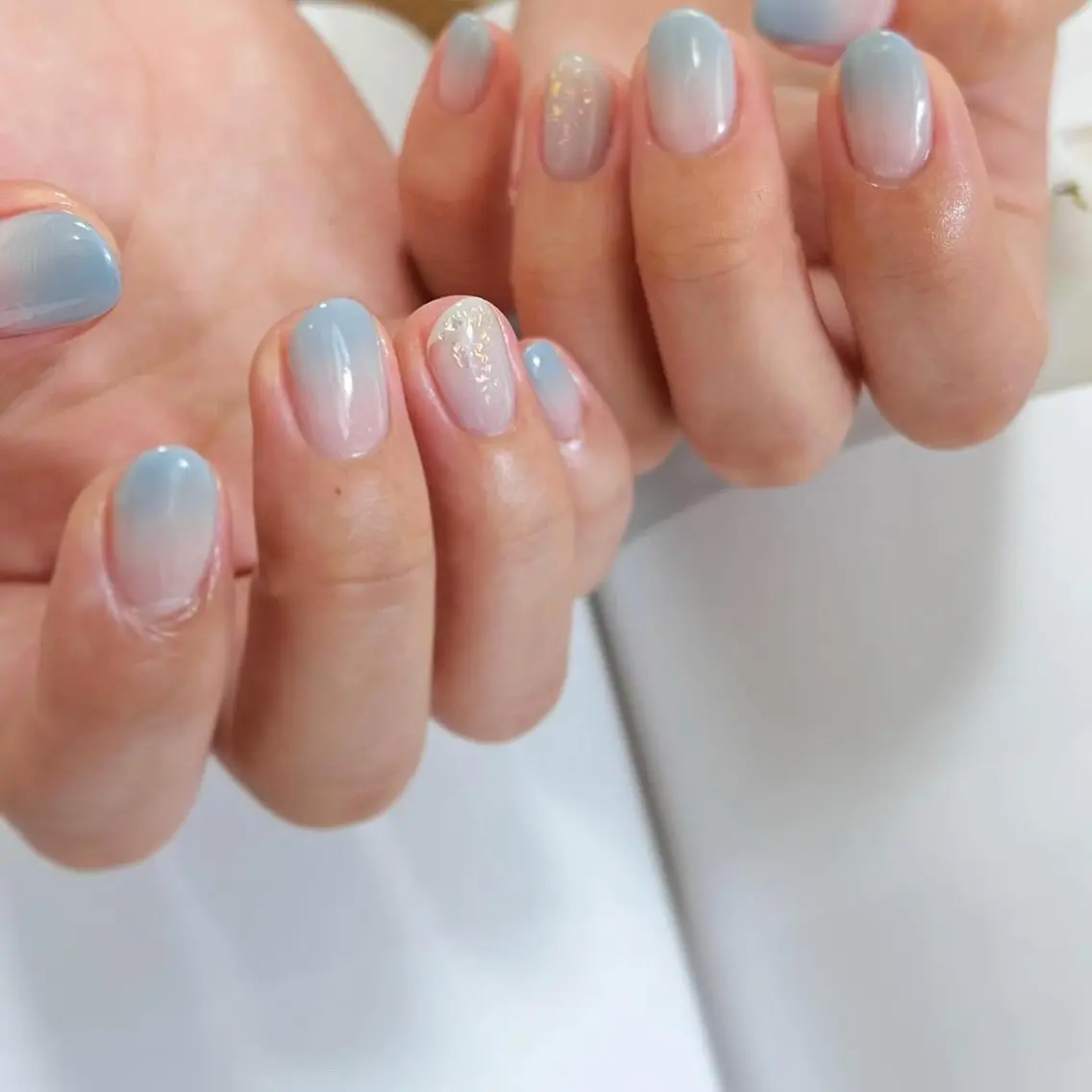 ネイル オーロラネイル ブルー グラデーション シンプルネイル 冬ネイル ハンドネイル pointillé .ayaのネイルデザイン