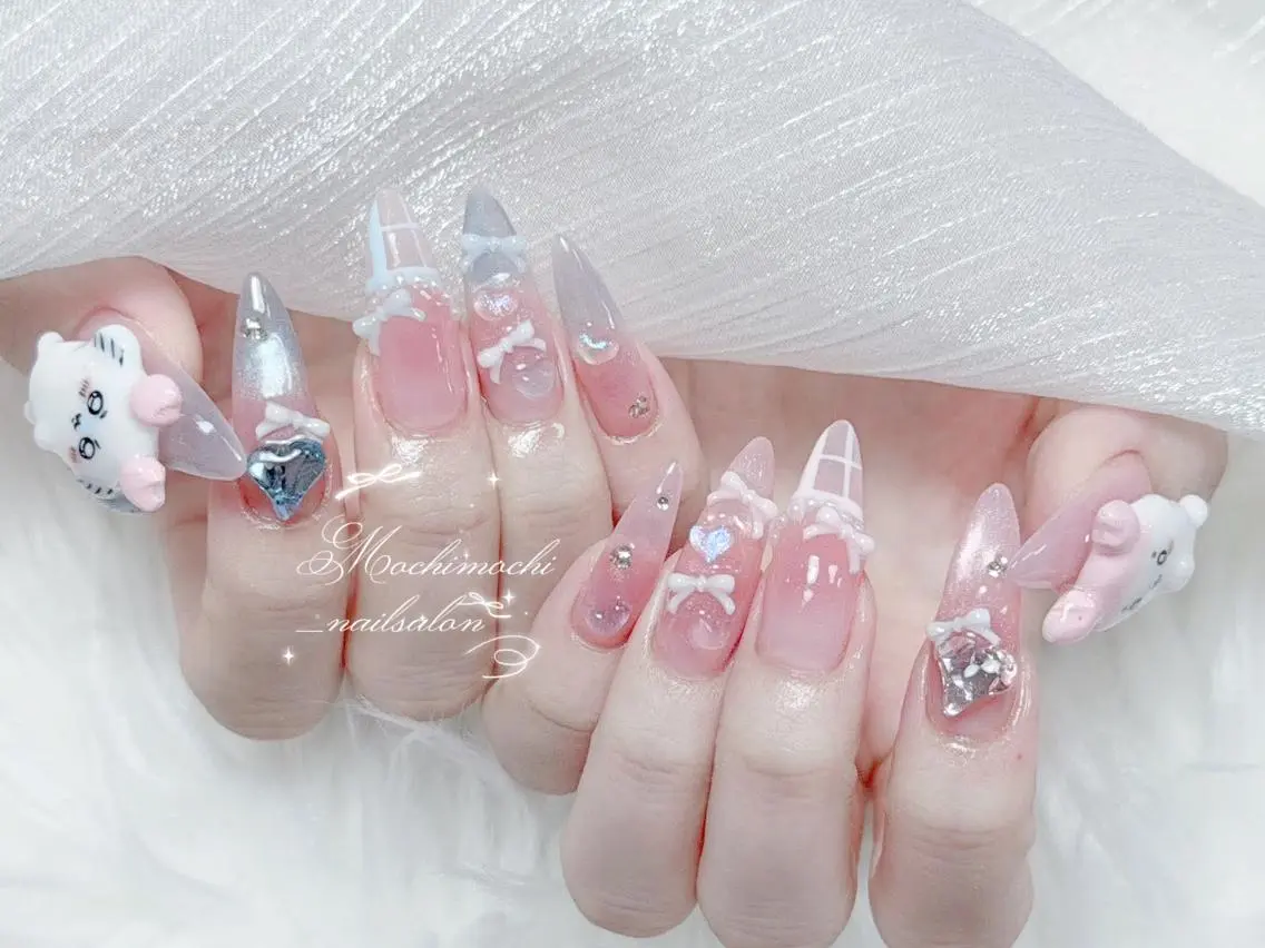ネイル 長さ出し キラキラネイル 韓国ネイル ロングネイル マグネットネイル ハンドネイル ハンドケア MochiMochi 🎀新宿/長さ出しのネイルデザイン