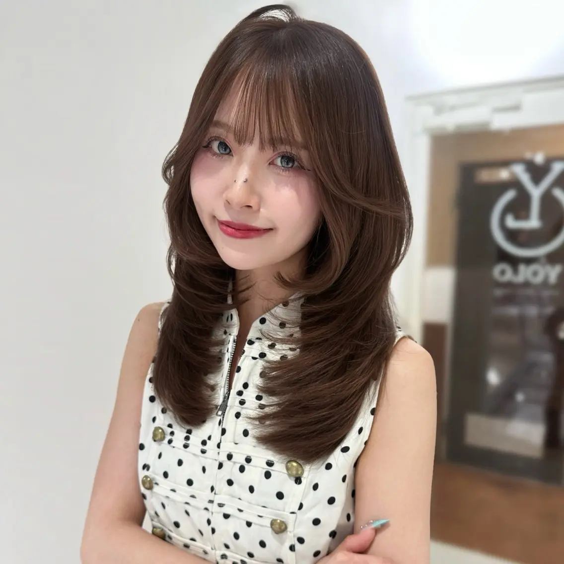 ミディアム カラー ミディアムレイヤー ベージュカラー ブリーチ レイヤーカット カット ヘアカラー 上野/韓国ヘア 🤍MOEKA🤍のヘアスタイル