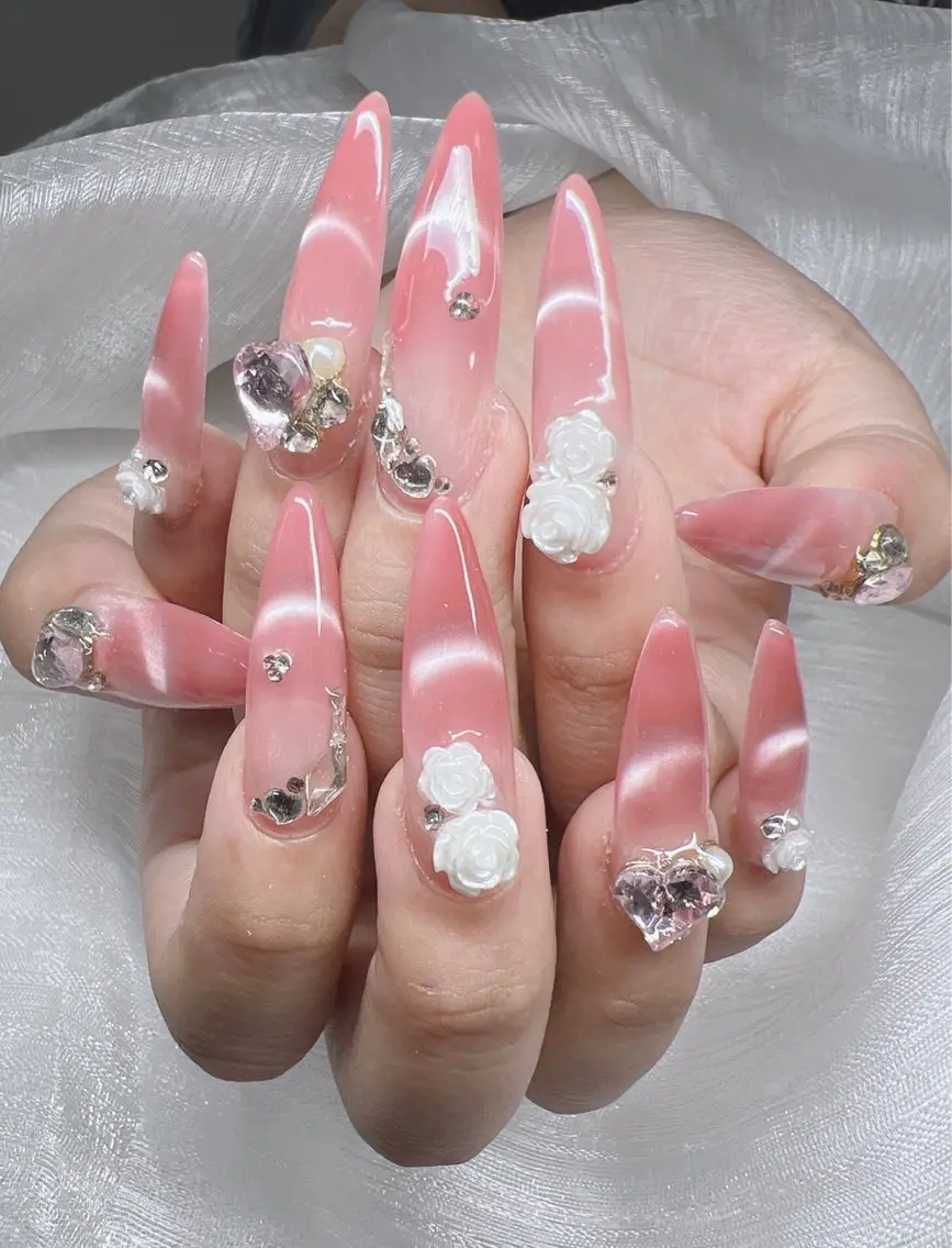 ネイル 長さ出し グラデーション キラキラネイル マグネットネイル ニュアンスネイル ハンドネイル Lee Ainのネイルデザイン