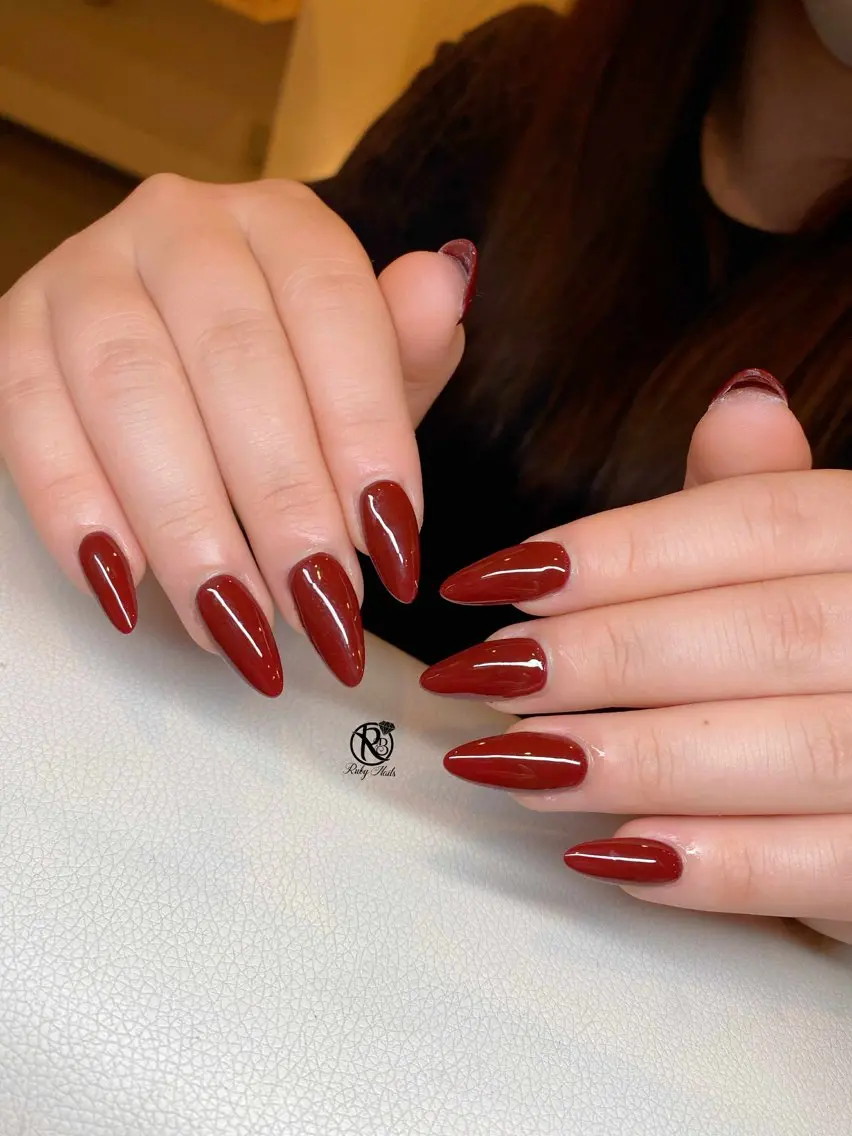 ネイル ボルドー ブラウン チークネイル ドット フットネイル Ruby Nail 霞ヶ関店のネイルデザイン