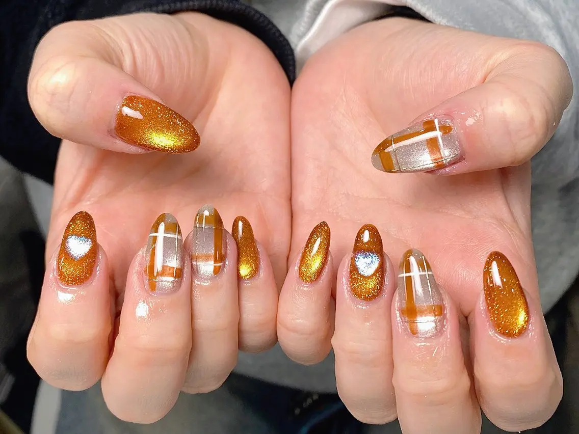 ネイル チークネイル フレンチネイル ジェルネイル ガーリー キラキラネイル ハンドネイル UM Nail Salonのネイルデザイン