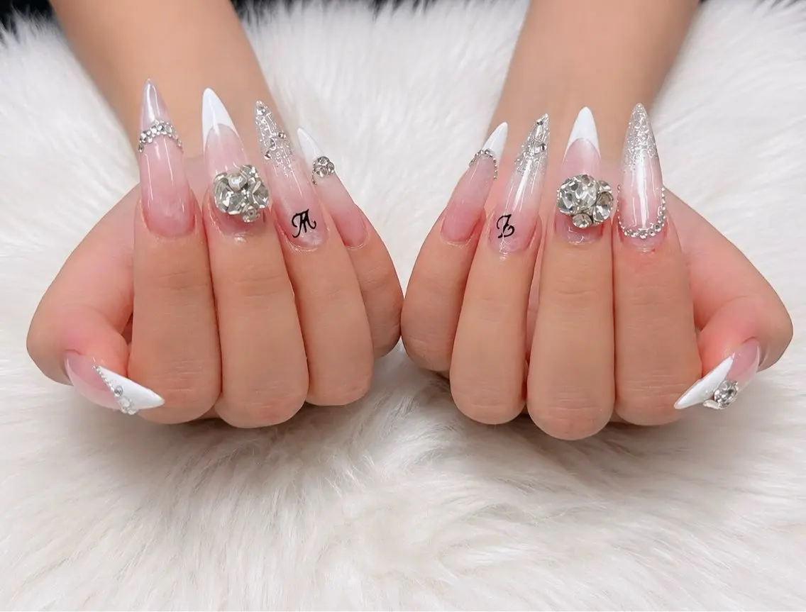 ネイル アートネイル ボルドー フレンチネイル ジェルネイル 氷ネイル・うるうるネイル ハンドネイル Julie Nail Rinのネイルデザイン