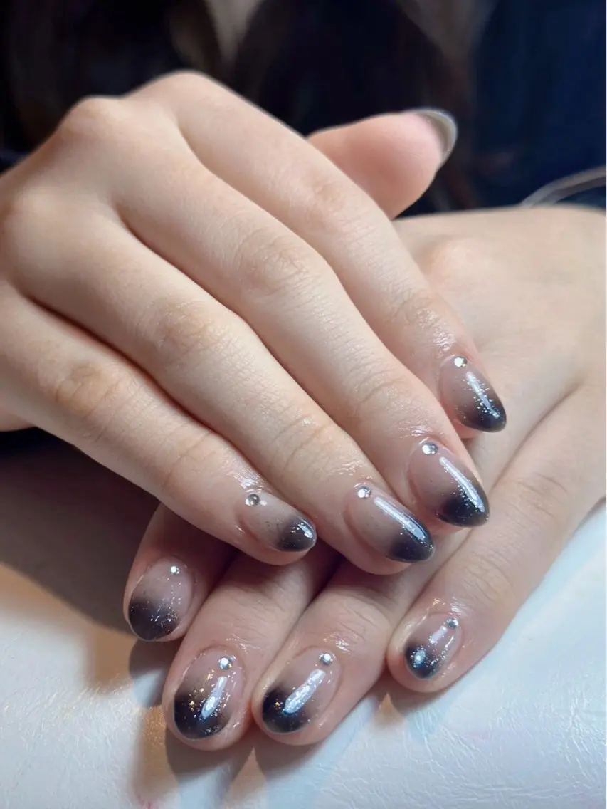 ネイル チークネイル フレンチネイル グラデーション キラキラネイル 韓国ネイル ハンドネイル RAMU Nail 恵比寿店のネイルデザイン