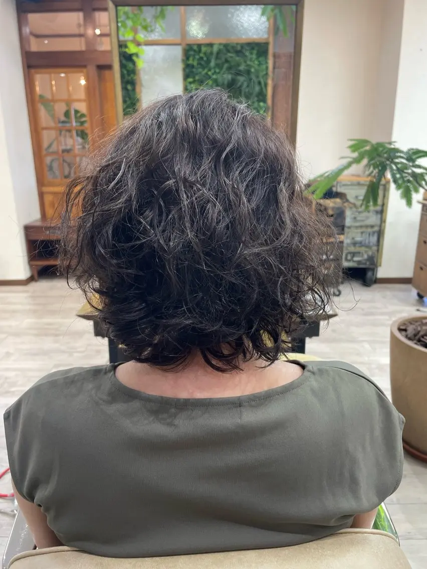 ショート カラー アッシュ アッシュブラウン ブラウンカラー 小久保 涼子のヘアスタイル