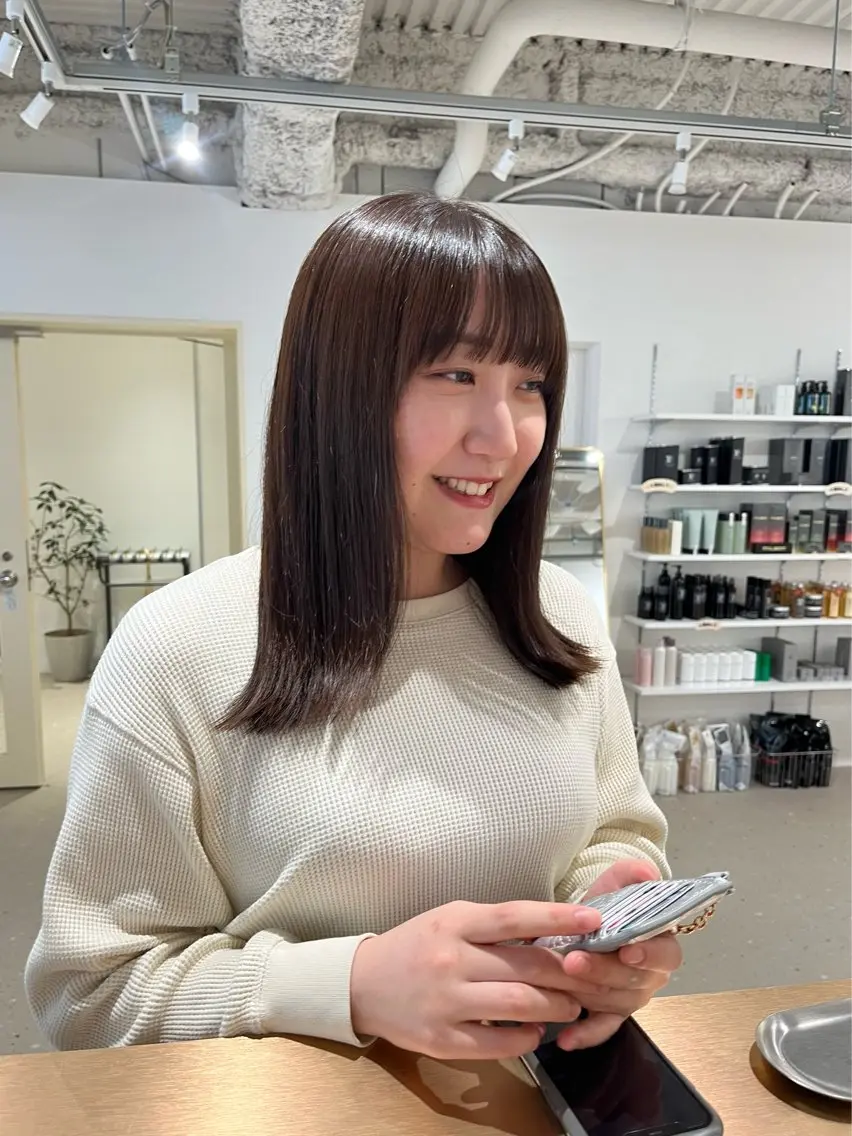 ミディアム カラー ミディアムパーマ ブリーチ 透明感カラー ダブルカラー ハイライトカラー 小顔カット/ 透明感カラー/阪本桃のヘアスタイル