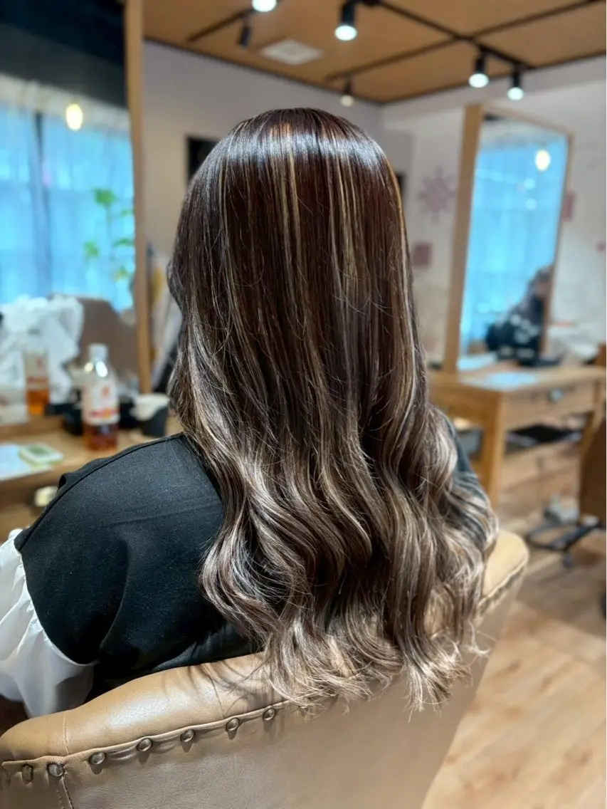 カラー 西村 雪菜のヘアスタイル