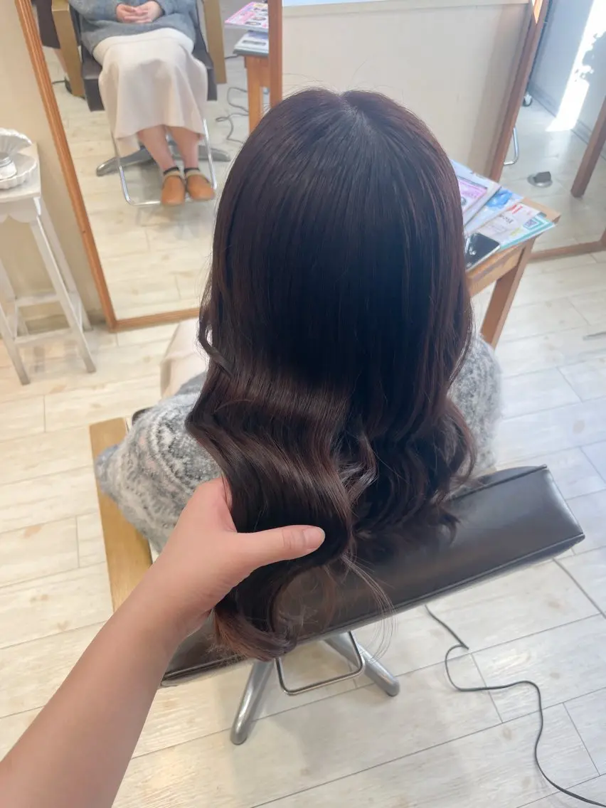 セミロング ピンクブラウン ヘアカラー アレンジ🎀ツヤ髪✨ 北野亜優実‪🌱‬のヘアスタイル