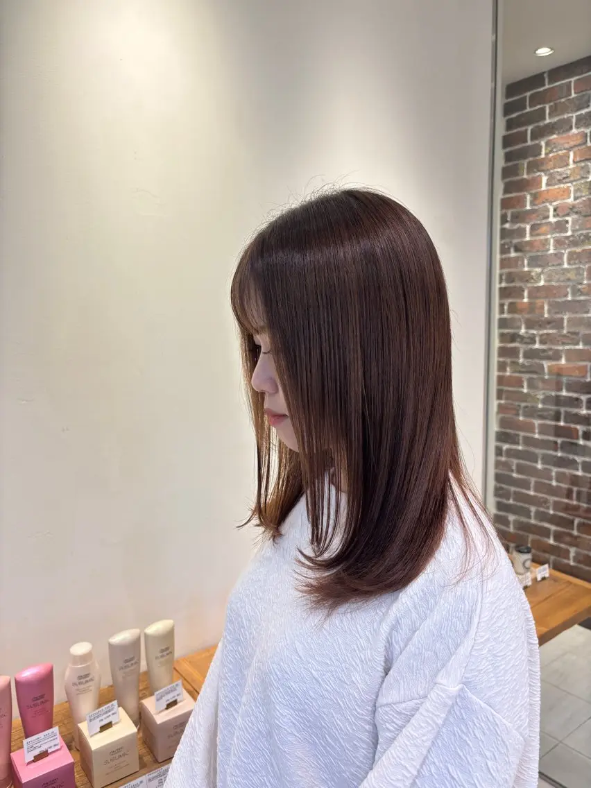 セミロング 顔周りカット レイヤーカット emu minekoのヘアスタイル