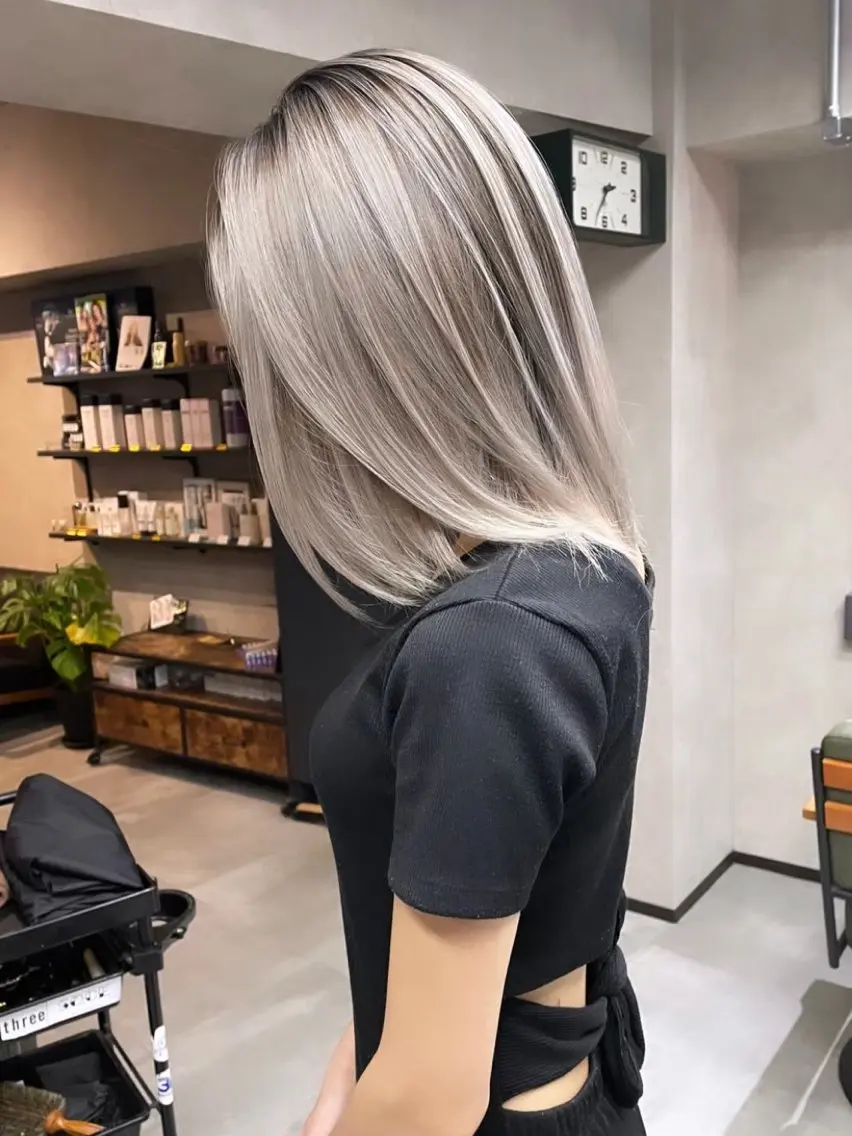セミロング カラー 佐野木 とわのヘアスタイル