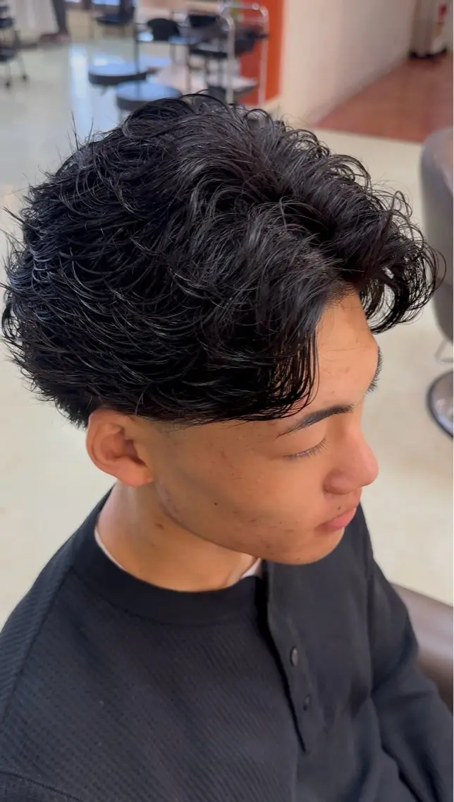ショート パーマ メンズ メンズパーマ ニュアンスパーマ 三宅 壱輝のヘアスタイル