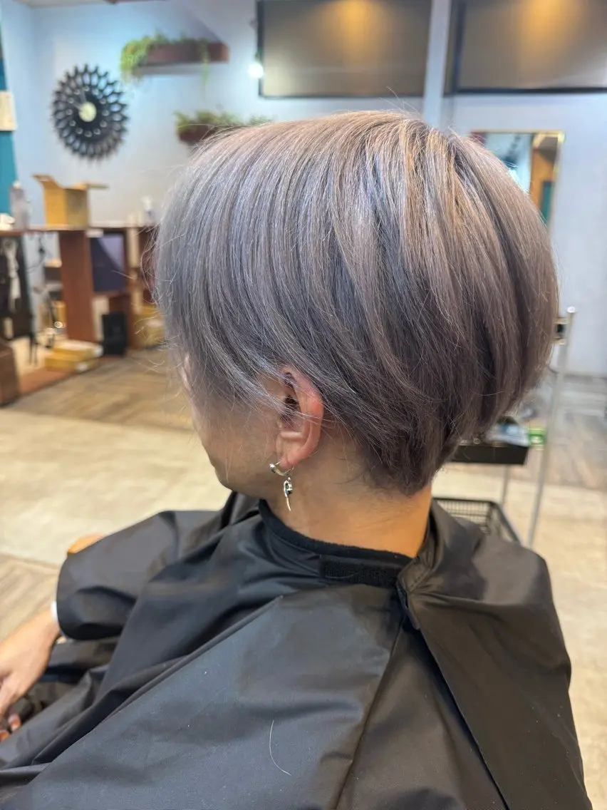ショート ヘアカラー 山崎 義弘のヘアスタイル
