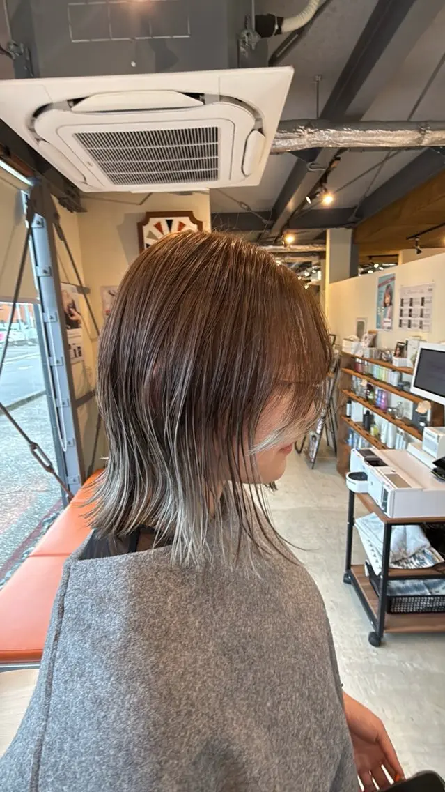 ミディアム カット ヘアカラー 梅田 拓実のヘアスタイル