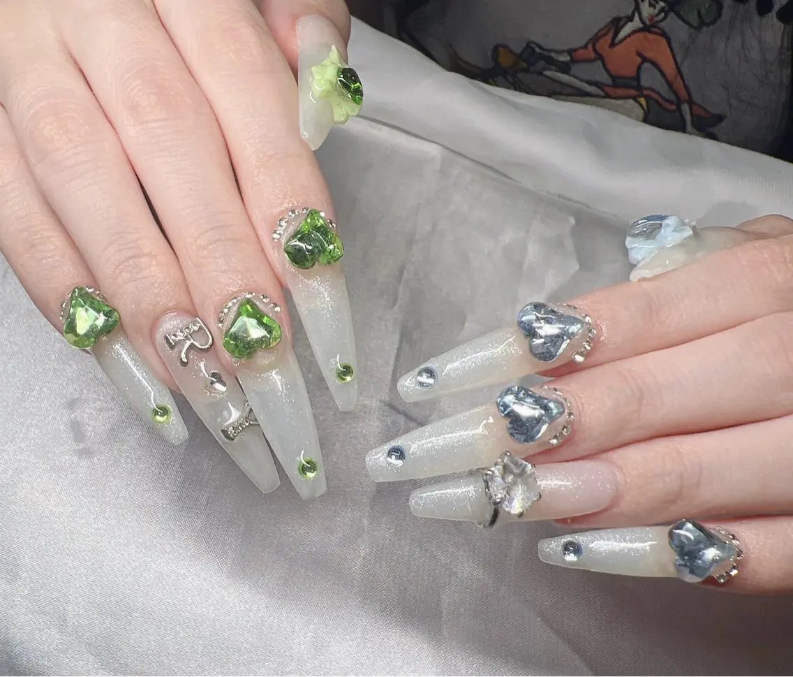 ネイル ハンドネイル Lee Nailsのネイルデザイン