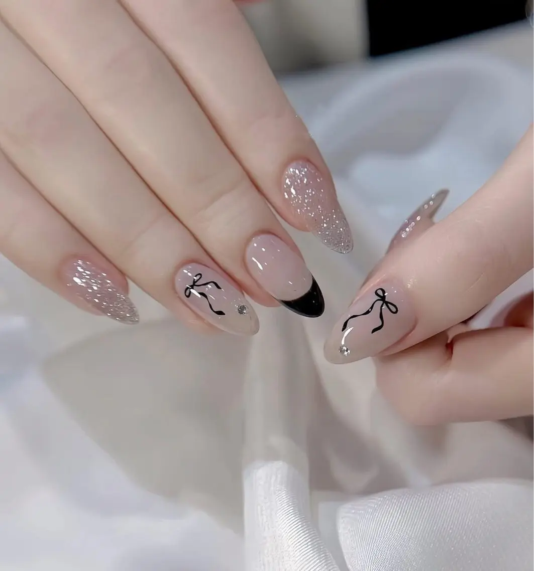 ネイル フレンチネイル ジェルネイル ガラスフレンチ 韓国ネイル マグネットネイル ハンドネイル Minette nailHuongのネイルデザイン