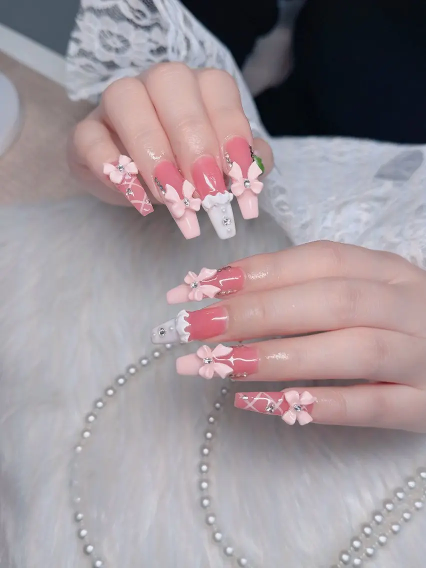 ネイル フレンチネイル ジェルネイル ガラスフレンチ ハロウィン ハート ハンドネイル H.baby Nail Salonのネイルデザイン