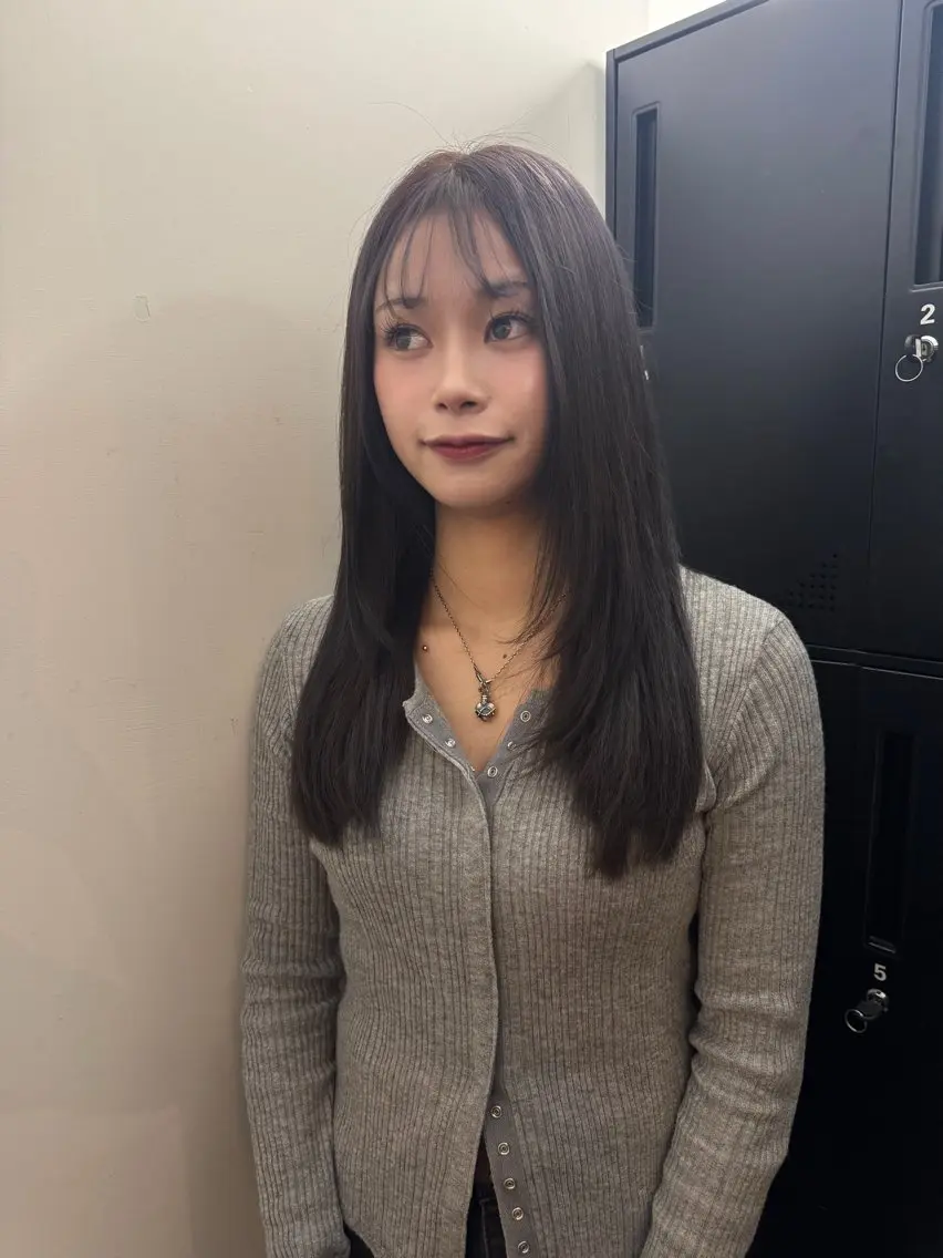 ロング 透明感カラー 🤍のヘアスタイル