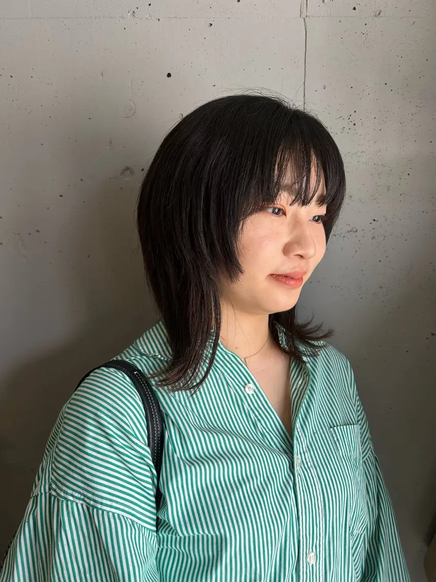 ミディアム ミディアムレイヤー 顔まわりレイヤー 顔周りカット レイヤーカット Romy まるのヘアスタイル
