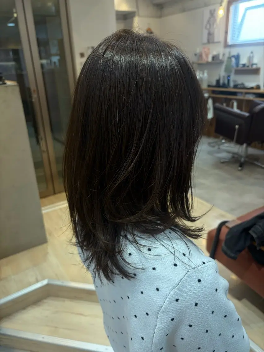 ミディアム カラー ミディアムレイヤー ブラウンカラー 透明感カラー レイヤーカット cana 札幌レイヤースタイルのヘアスタイル
