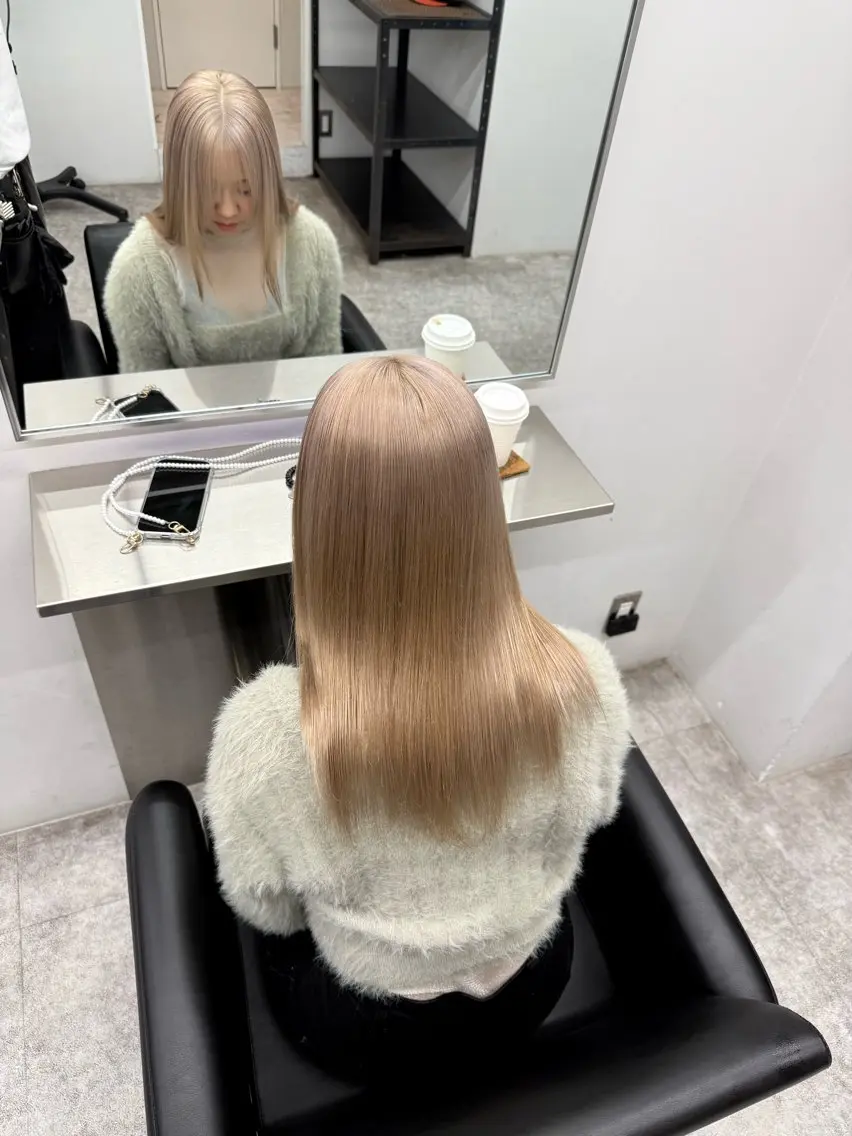 セミロング ヘアカラー 【🥀履歴修正🥀】 ハイトーン職人/拓真のヘアスタイル