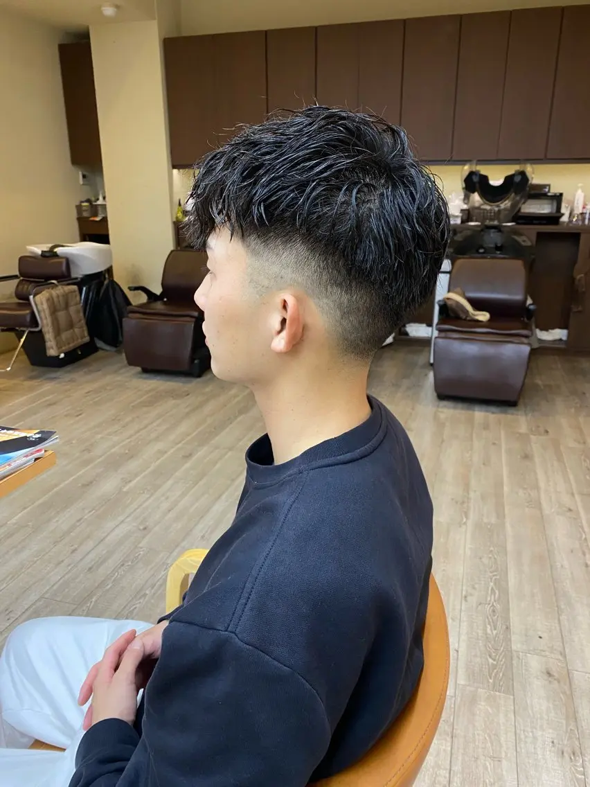 ショート メンズ スペインカール ショートヘア オスメニア 真也のヘアスタイル