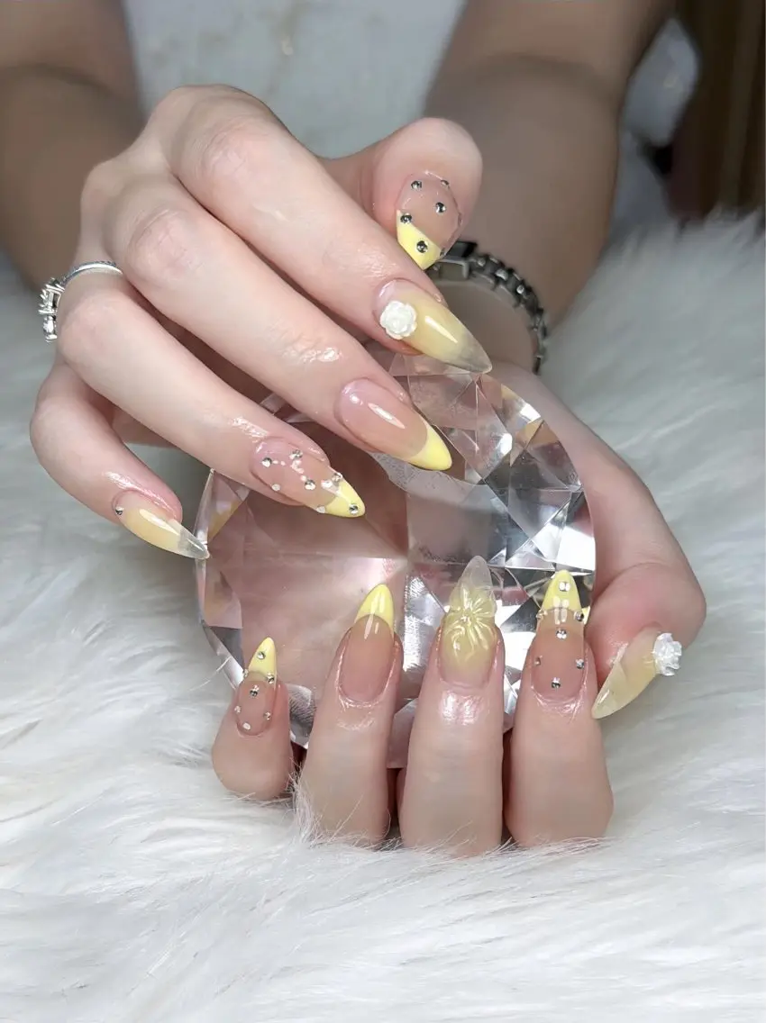 ネイル アートネイル ボルドー フレンチネイル ジェルネイル 氷ネイル・うるうるネイル ハンドネイル Yuki Nailsalonのネイルデザイン