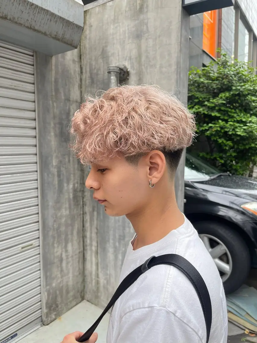 ショート パーマ メンズ ⚡メンズパーマフ ェードカットTomyのヘアスタイル