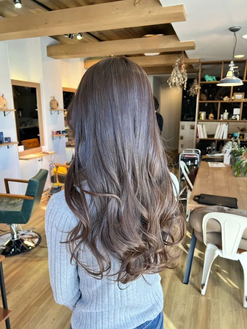ロング カラー グレージュ ヘアカラー トリートメント ツキダテ ユイのヘアスタイル