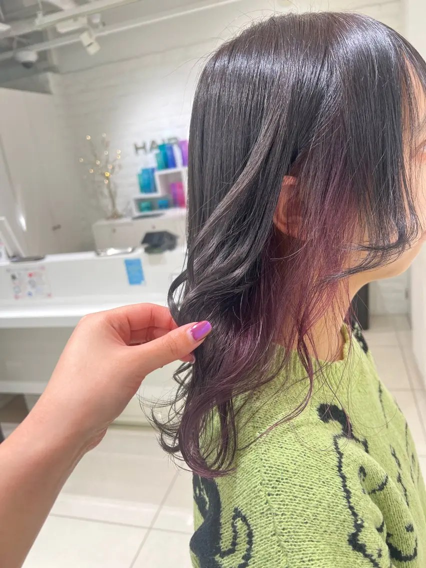 セミロング カラー イヤリングカラー グレージュ イルミナカラー ラベンダーカラー ラベンダーピンク ヘアカラー トリートメント 【暖色カラー特化】 中山由梨のヘアスタイル