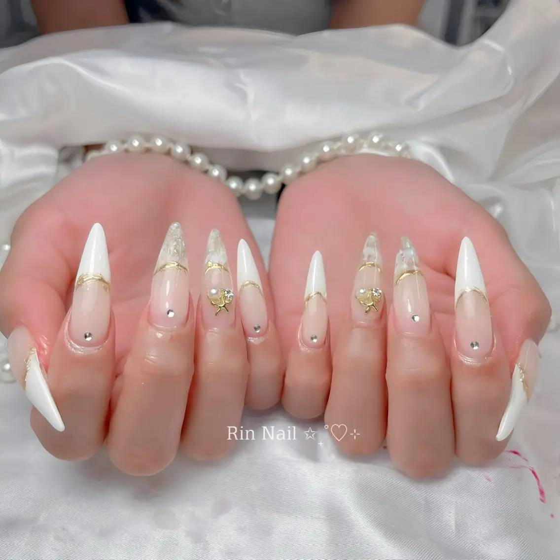 ネイル オーロラネイル チークネイル 桜ネイル クリアネイル ドット ハンドネイル Rin Nail Shinokuboのネイルデザイン