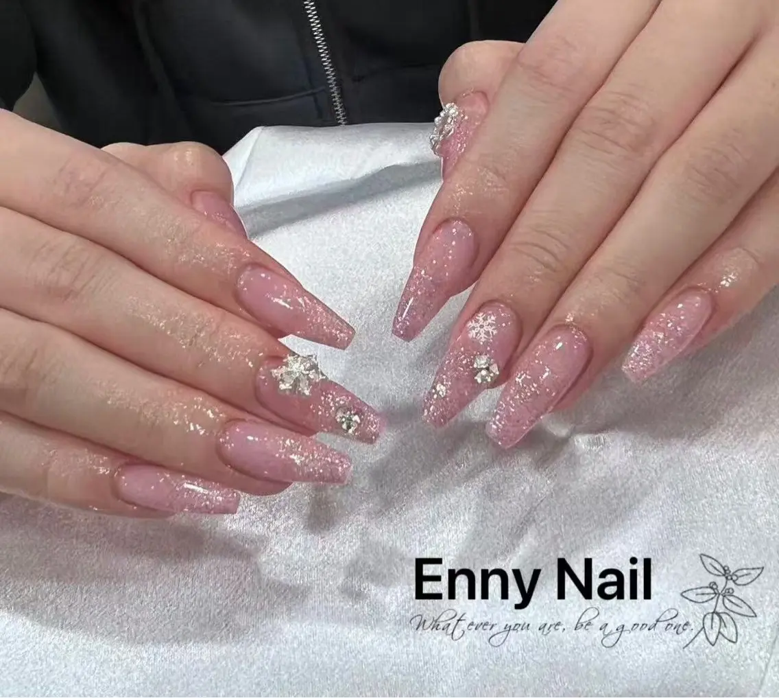 ネイル チークネイル フットネイル フレンチネイル ジェルネイル ガラスフレンチ Nailsalon Ennyのネイルデザイン