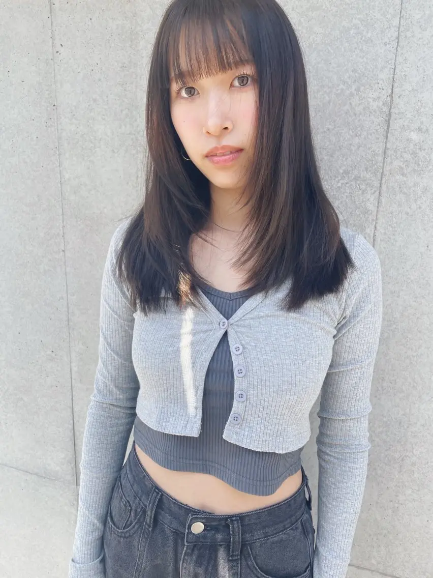 ミディアム カラー 顔まわりレイヤー レイヤーカット カット ヘアカラー トリートメント センスをお届けします 大谷将生infpのヘアスタイル