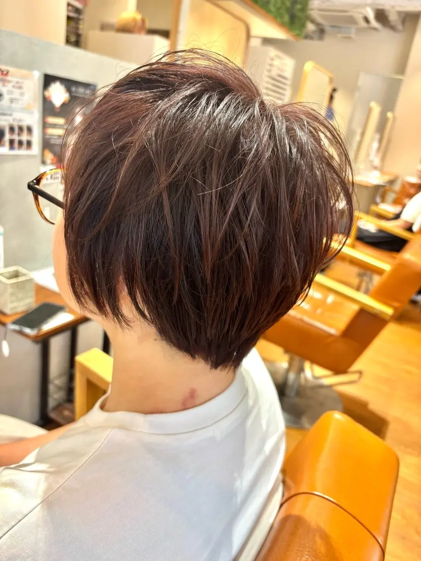 ショート カラー カット ヘアカラー 秋野 遥のヘアスタイル