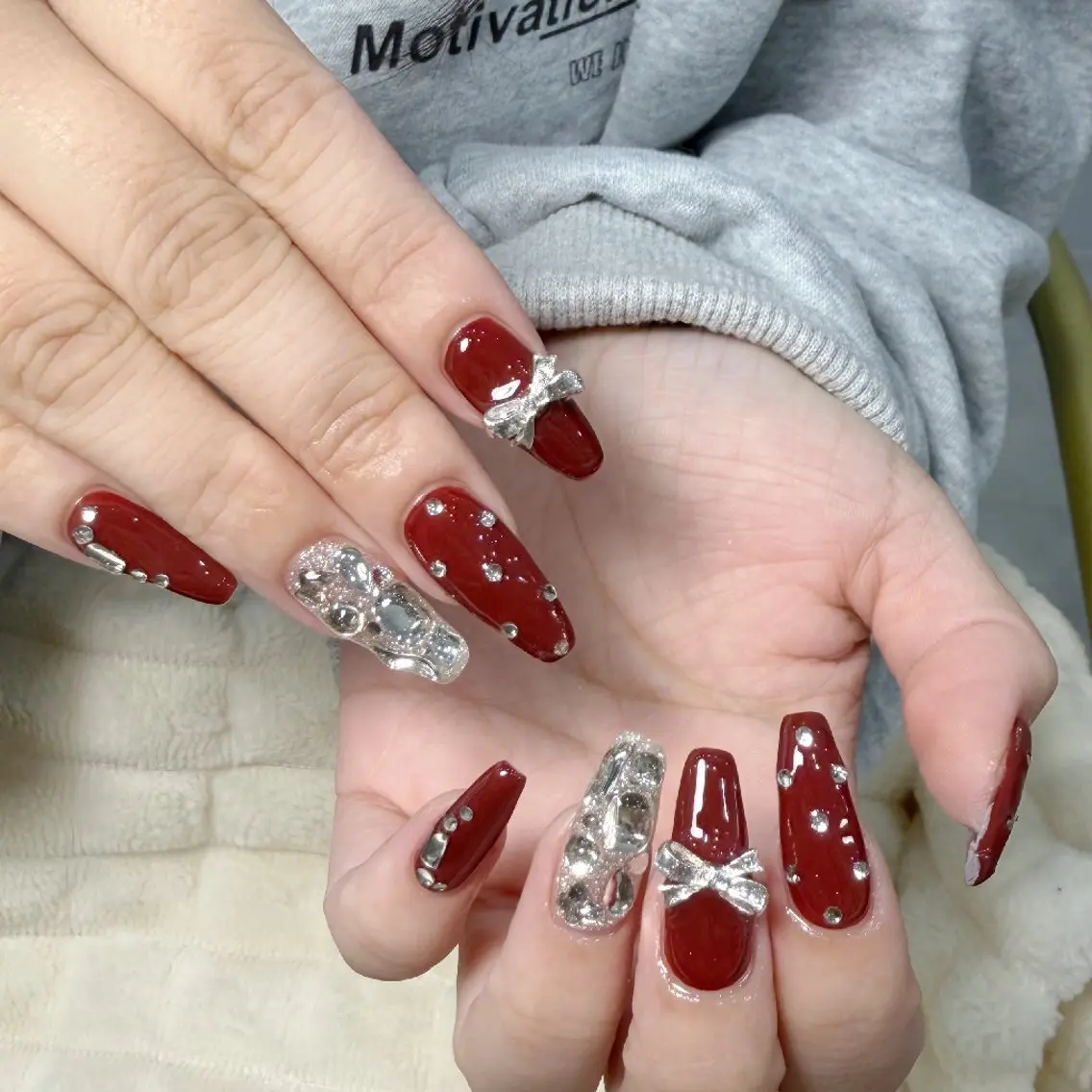ネイル チークネイル フレンチネイル ジェルネイル ガーリー キラキラネイル ハンドネイル UM Nail Salonのネイルデザイン