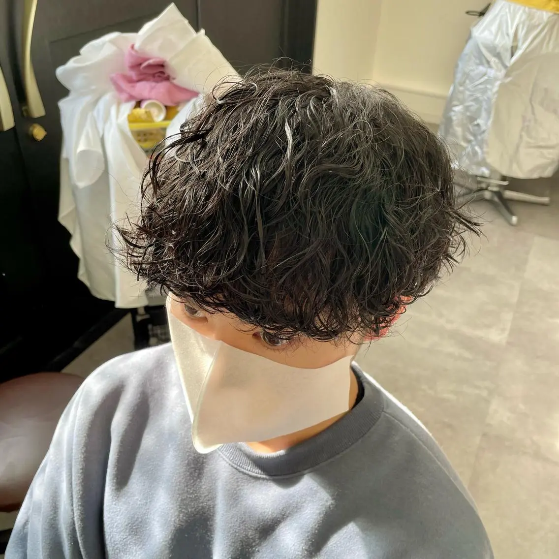 ショート パーマ メンズ メンズパーマ 波巻きパーマ スパイラルパーマ 高槻/大学生にも人気 🥰ルービック高槻のヘアスタイル