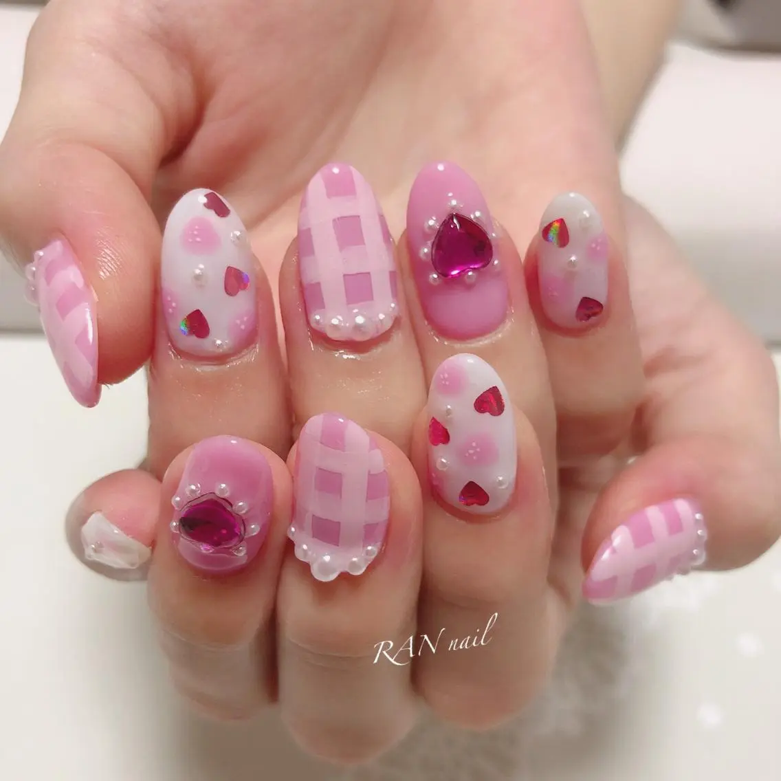 ネイル ハート キラキラネイル ピンク ハンドネイル フットネイル RAN nailのネイルデザイン