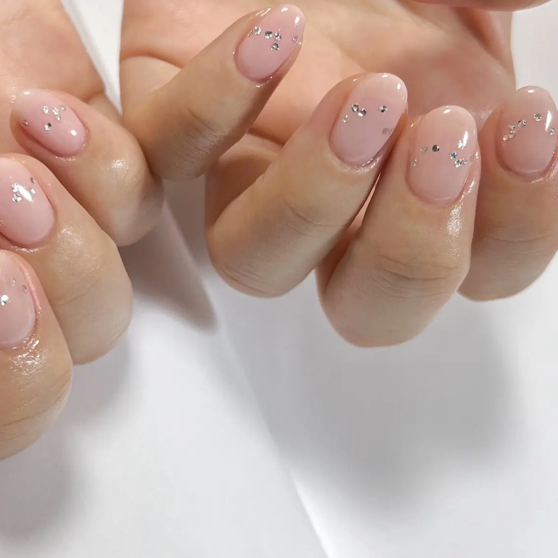 ネイル ピンク ピンクベージュ シンプルネイル 春ネイル ハンドネイル pointillé .ayaのネイルデザイン