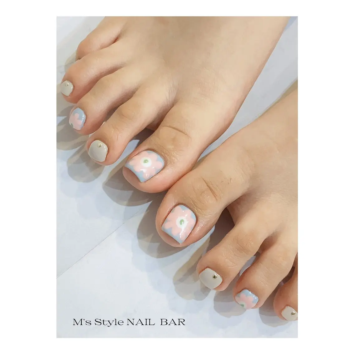 ネイル 成人式 フットネイル フレンチネイル ジェルネイル 韓国ネイル フットネイル M's Style NAIL BARのネイルデザイン