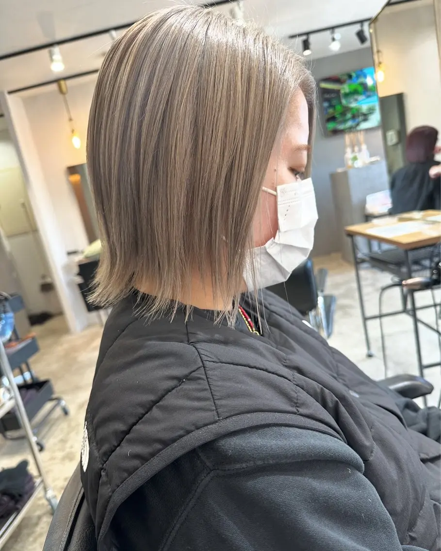 ミディアム ヘアカラー YURIK Aのヘアスタイル