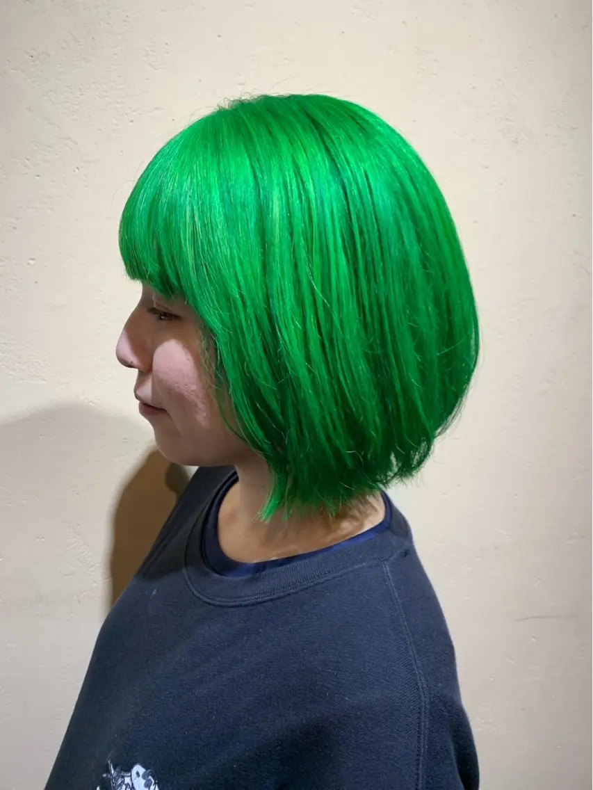 ミディアム カラー ブリーチ ヘアカラー トリートメント saya (サヤ)のヘアスタイル