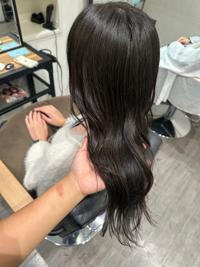 セミロング カラー グレージュ カット ヘアカラー トリートメント 艶髪レイヤー上田 紗也🇰🇷💗のヘアスタイル