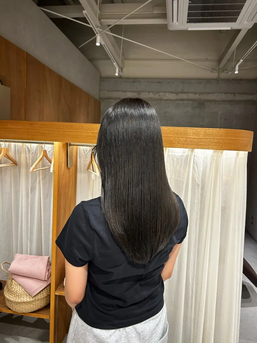 カット+髪質改善ストレート(縮毛矯正)+トリートメントの写真