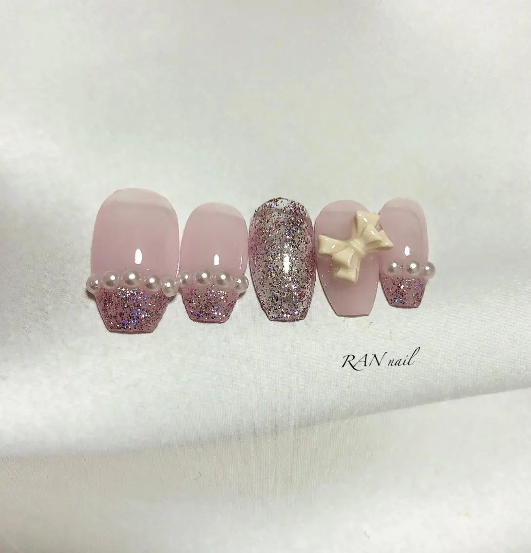 ネイル 桜ネイル フットネイル キラキラネイル ラメ(グリッター) オフィスネイル ハンドネイル フットネイル RAN nailのネイルデザイン
