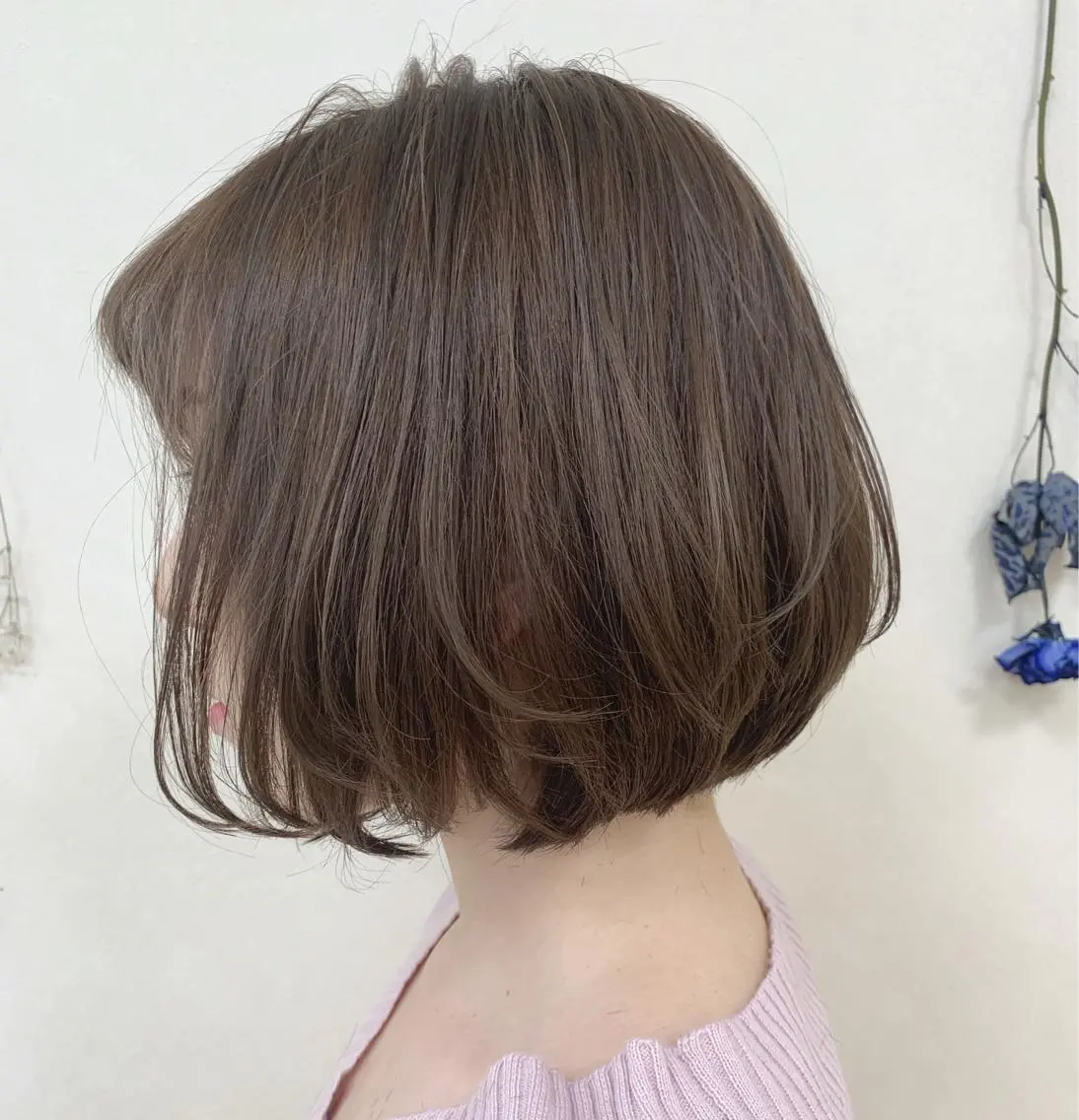 ショート カラー 切りっぱなしボブ 前下がりボブ ショートボブ ハンサムショート ベージュカラー カット ヘアカラー トリートメント 初めてのショート お任せください✂️のヘアスタイル