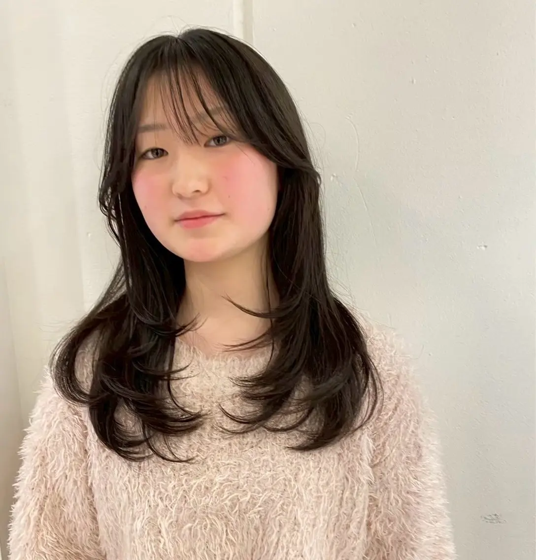 ミディアム ミディアムレイヤー 顔まわりレイヤー レイヤーカット 竹内 愛花のヘアスタイル