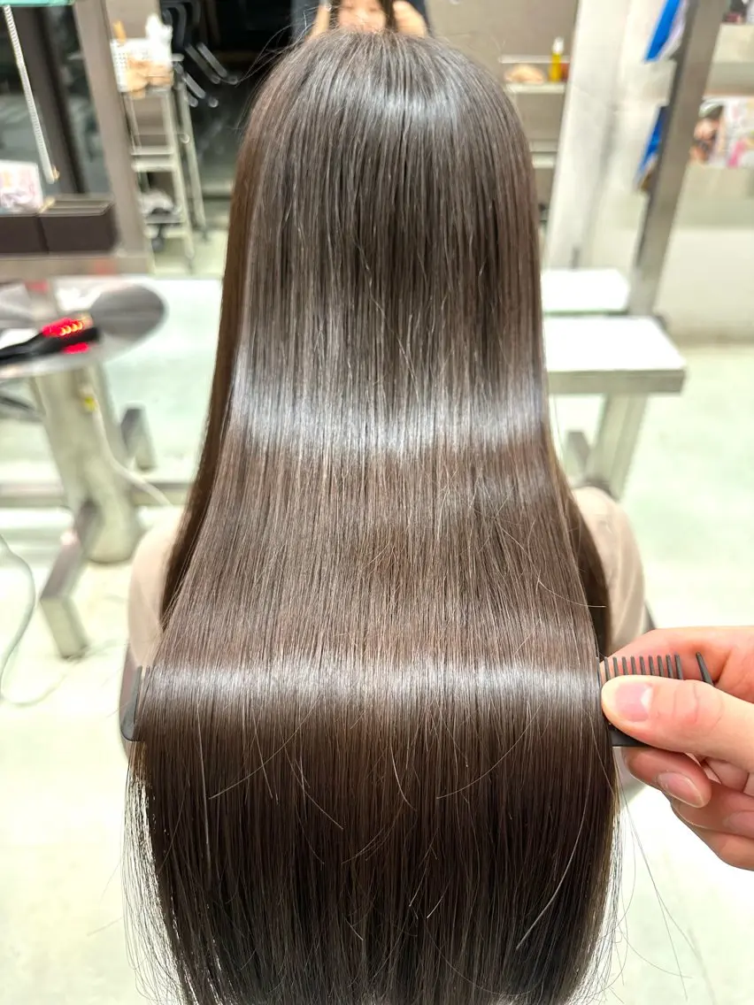 ミディアム トリートメント WiLL 紗希/ 艶カラーのヘアスタイル